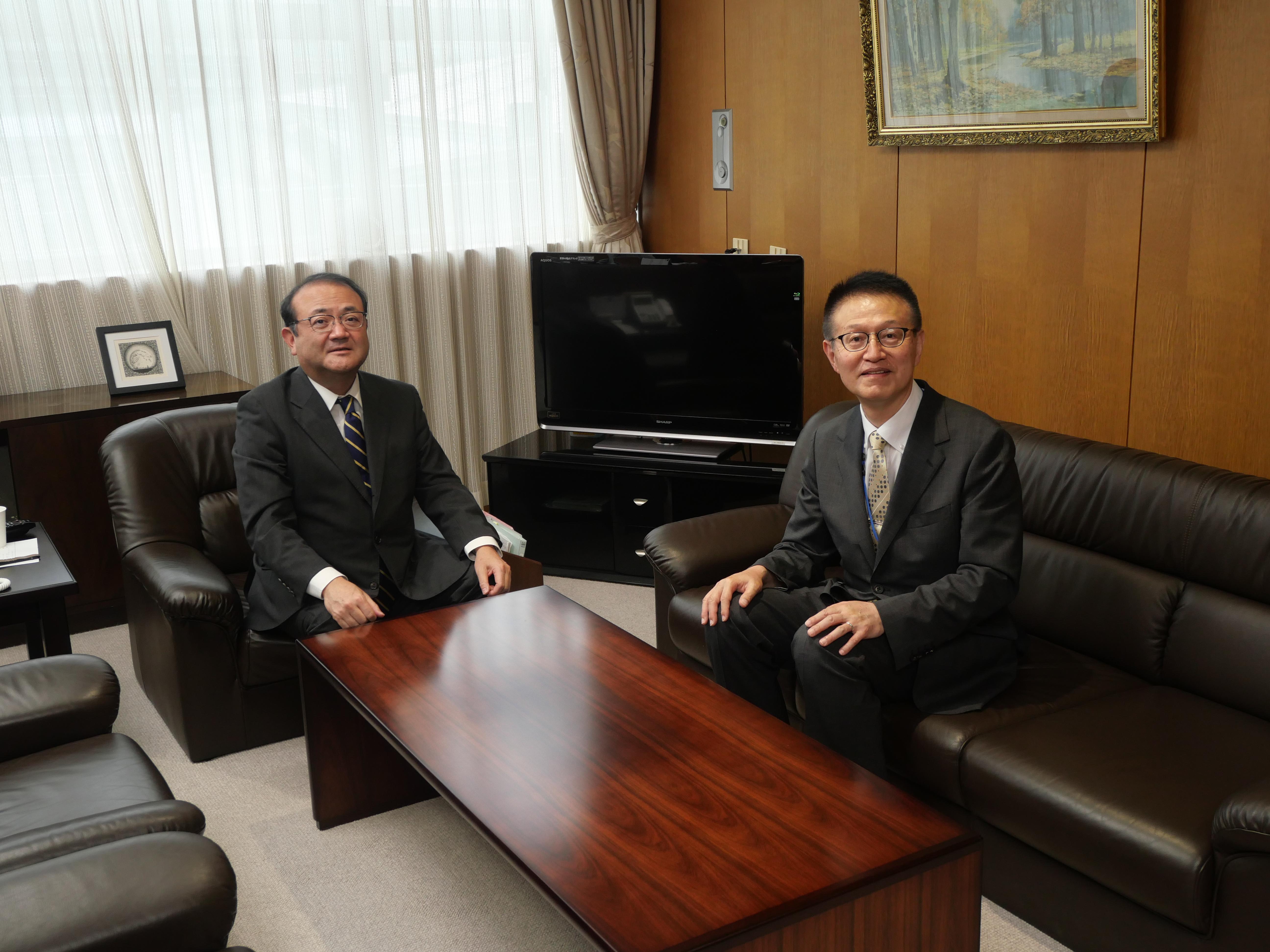 写真:理事長と和嶋監事
