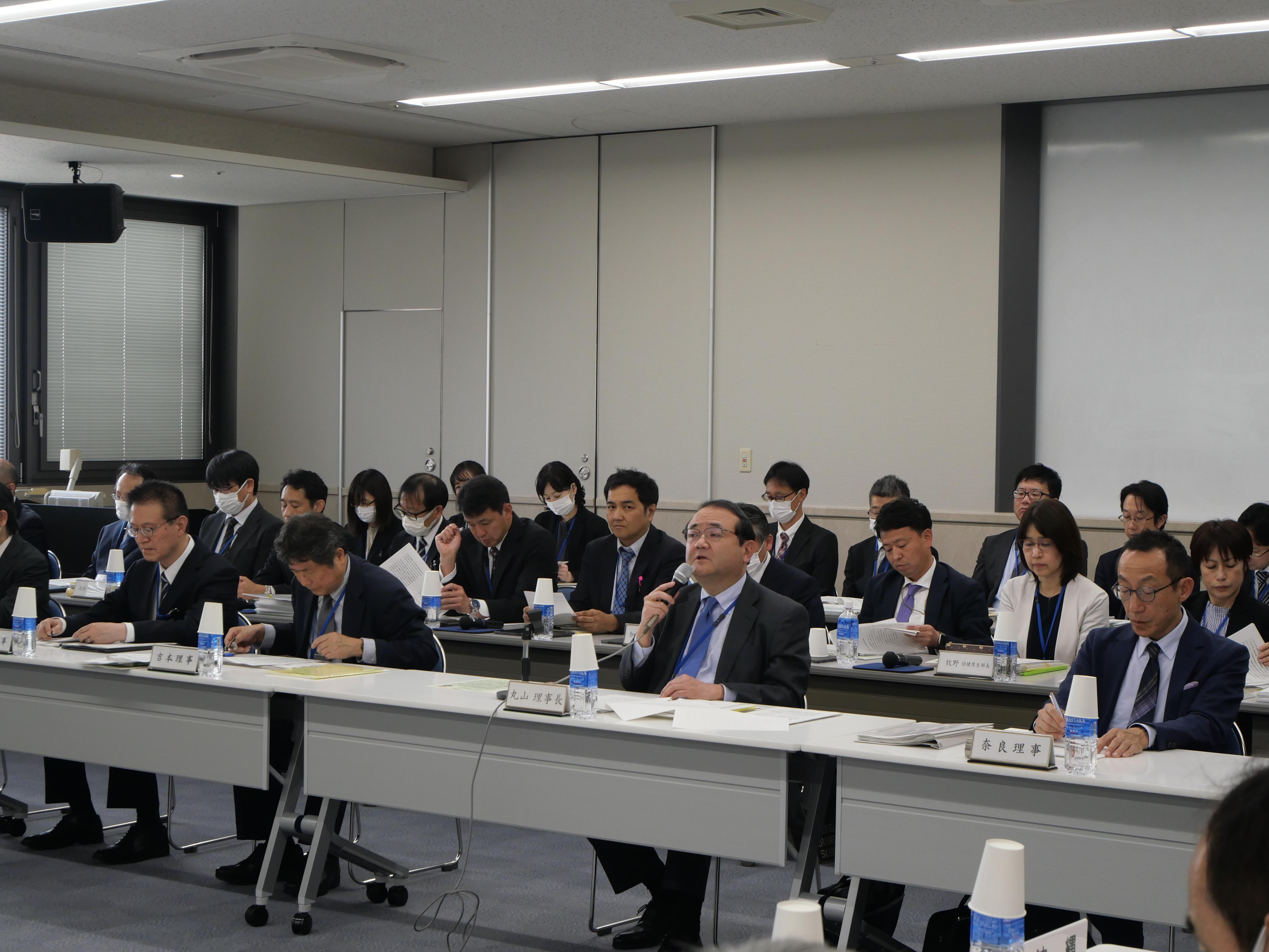 画像:事務局長会議(丸山理事長)