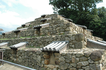 写真:史跡「頭塔(ずとう)」(奈良のピラミッド)